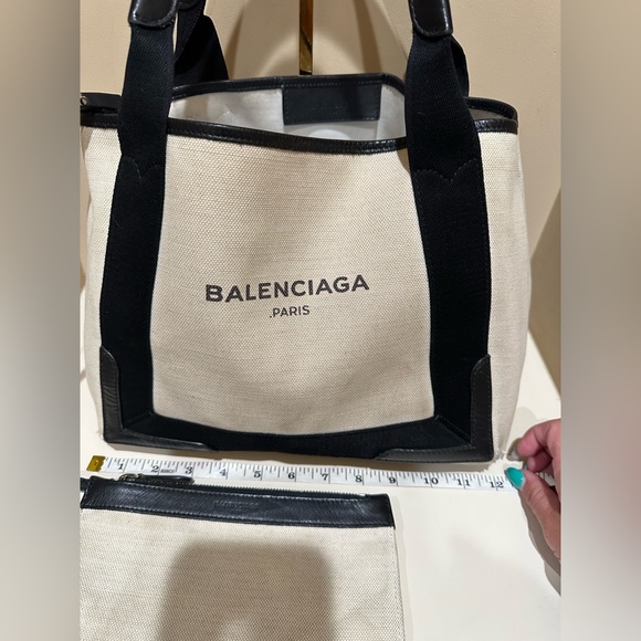 Balenciaga Cabas Black Tote w/pouch - Picture 11 of 14